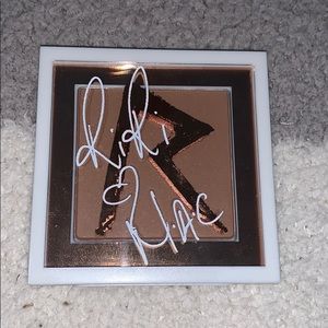 Rihanna x MAC bronzing powder